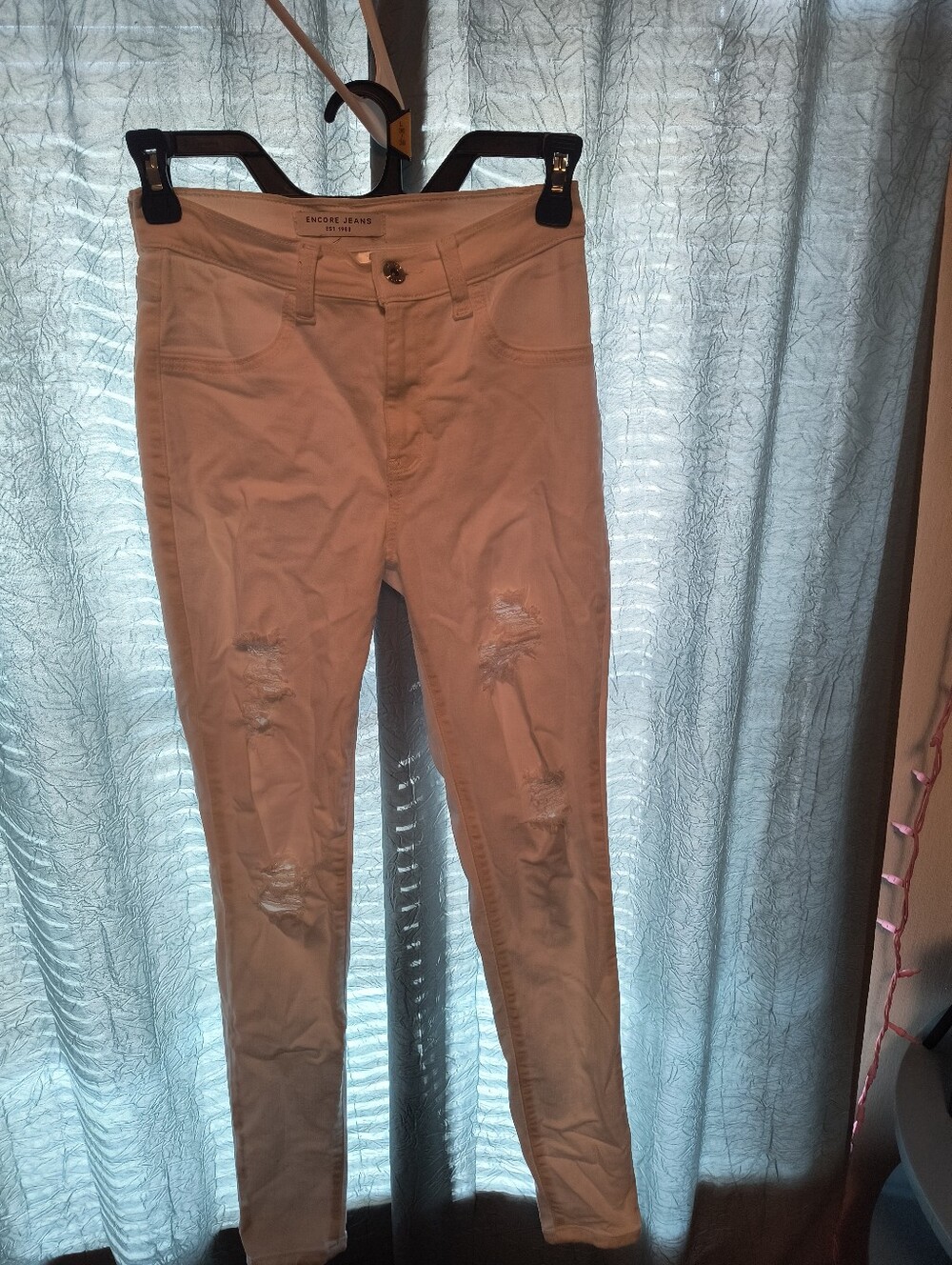 Distressed White Skinny Jeans